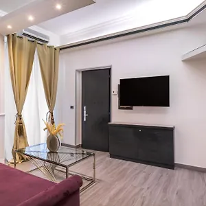 Daphne Luxury Rom